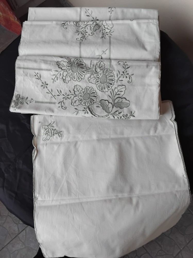 Embroidered Tablecloth 12