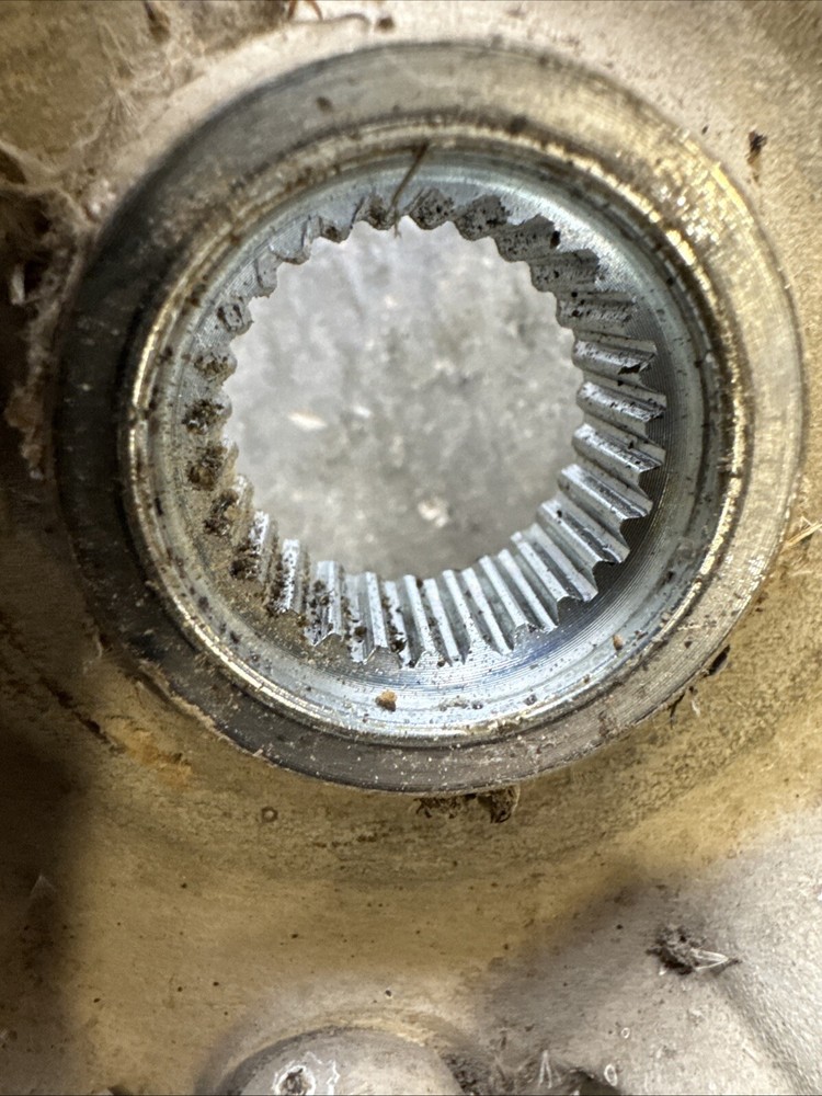 arctic cat 550 Front Right Hub 2014