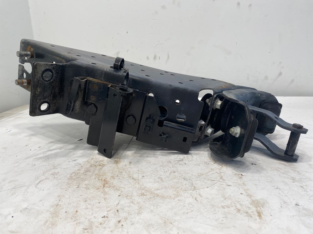 2020 Isuzu NPR Cab Mount (630-10835)