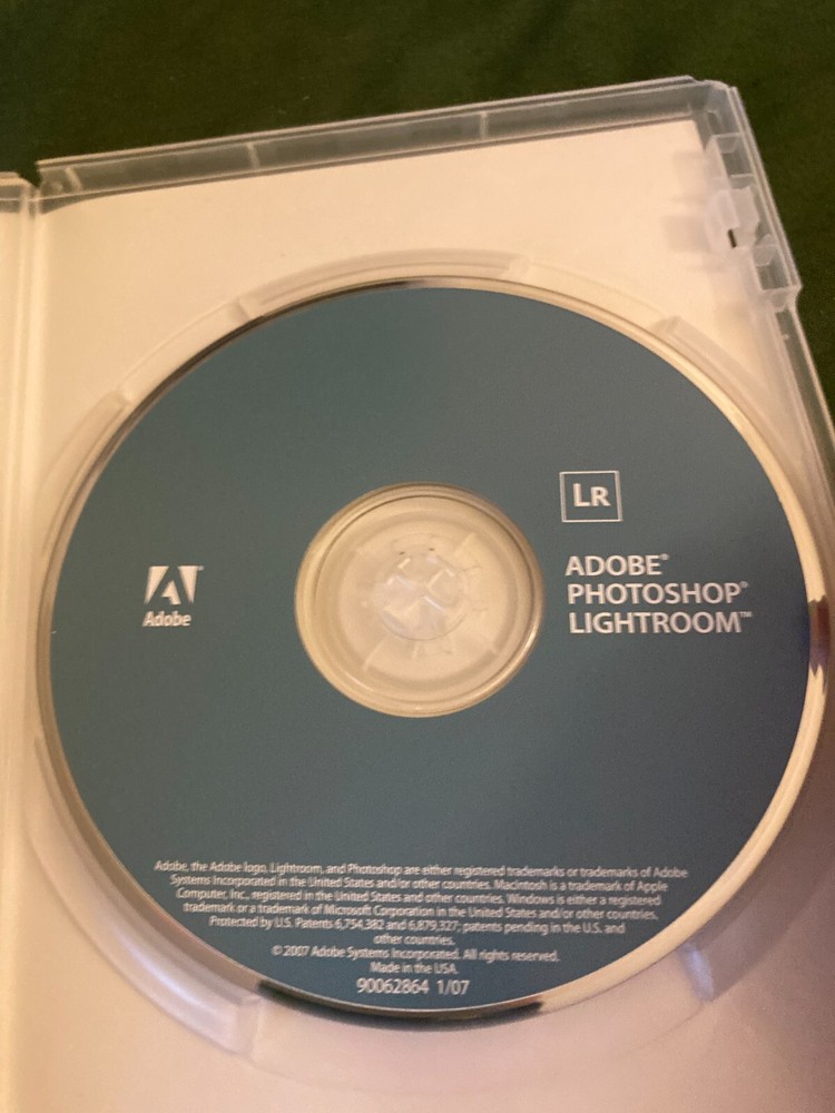 Adobe Photoshop Elements 3.0 plus Adobe Premiere Elements (PC, 2004)