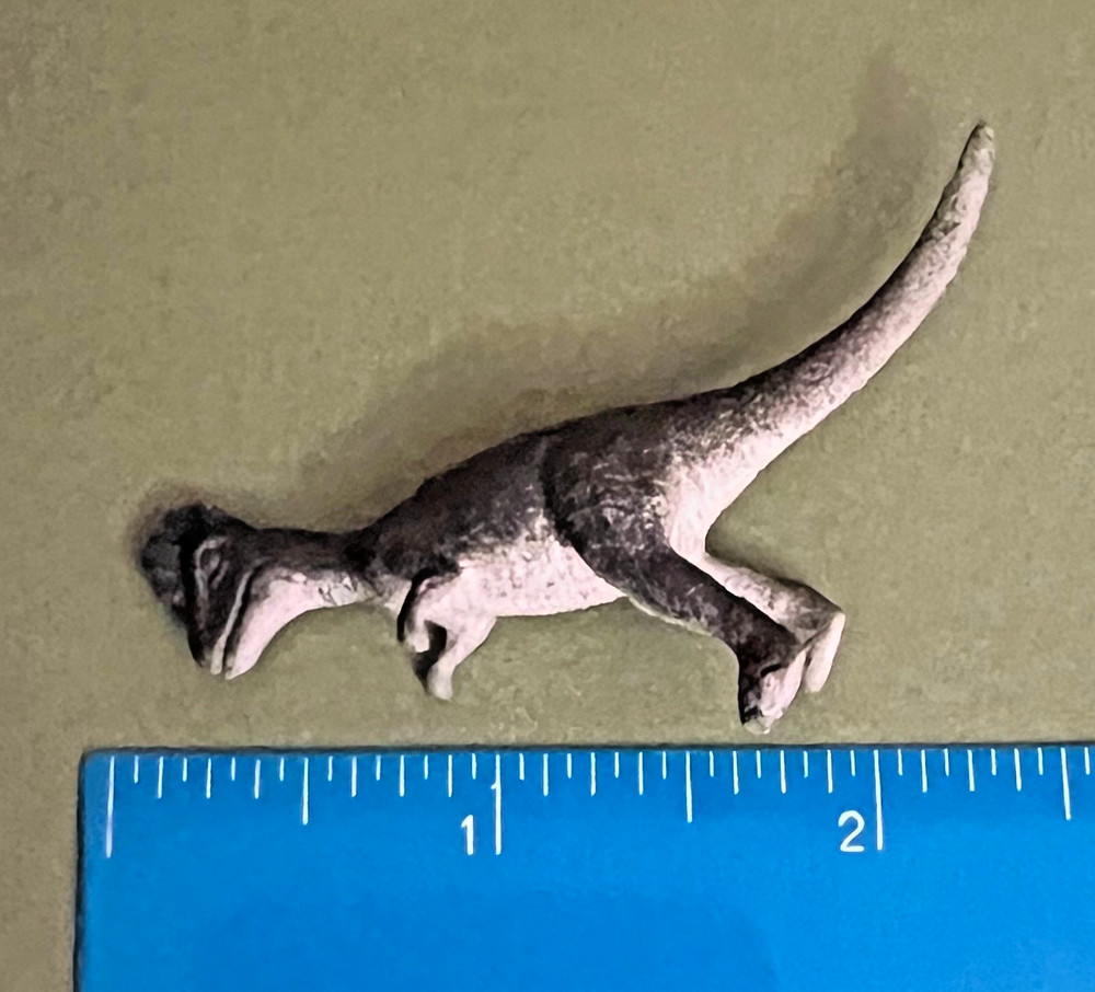 35 pcs - LITTLE colorful PLASTIC DINOSAURS & TREES!