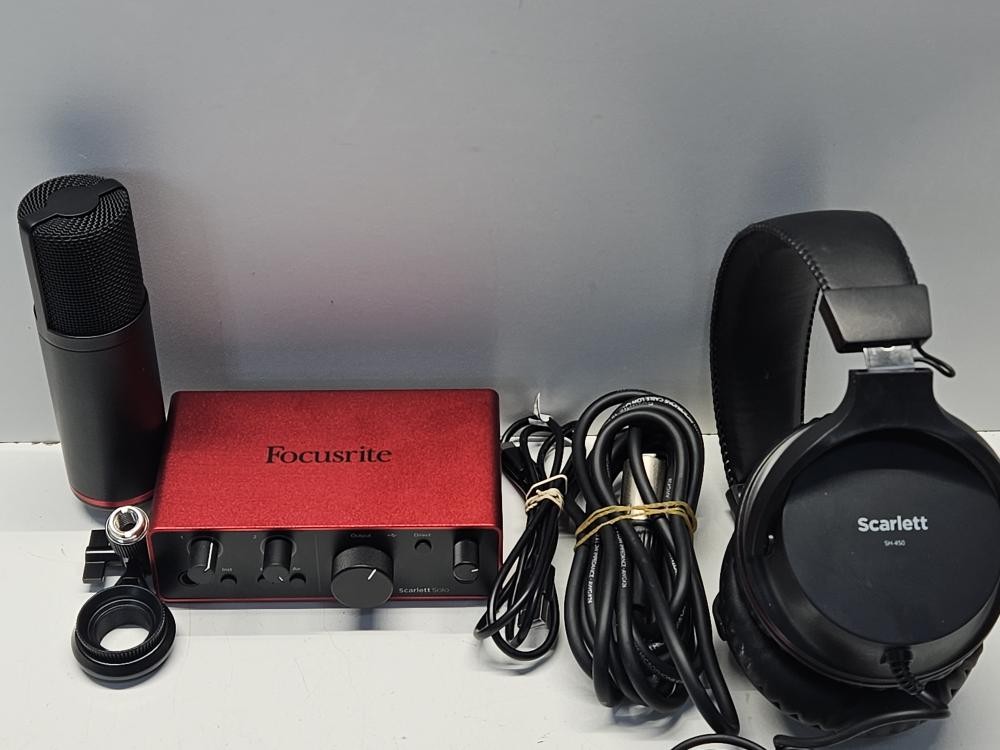 FOCUSRITE SCARLETT SOLO STUDIO (P14025887)