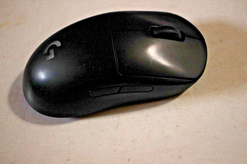 LOGITECH G PRO WIRELESS GAMING MOUSE