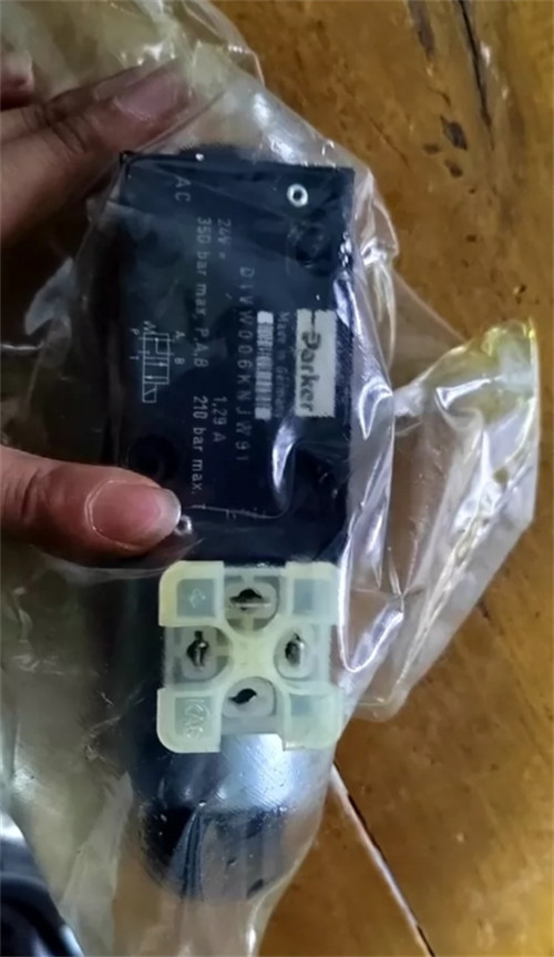 New Parker Electromagnetic Directional Valve D1VW006KNJW91 Expedited Ship