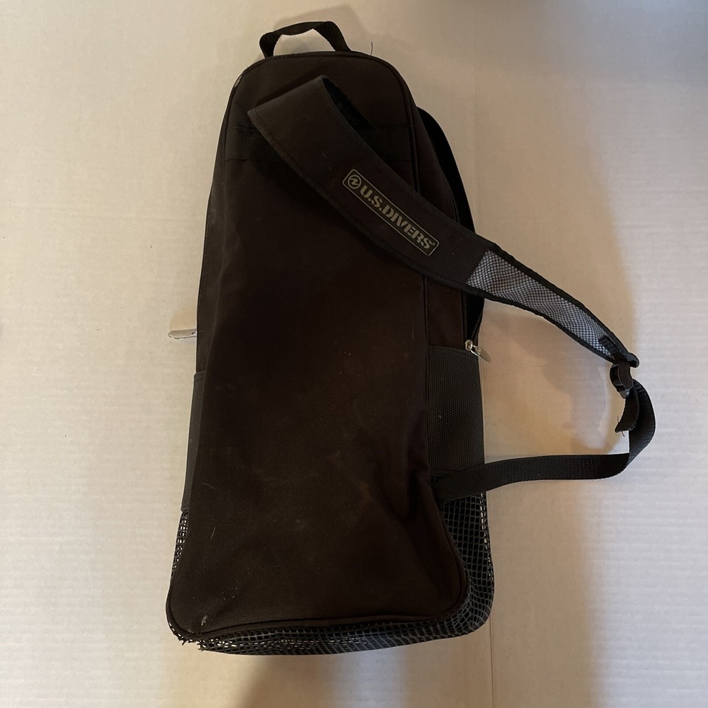 U.S. Divers S/M Flippers, Tempered Goggles, Snorkle & Bag
