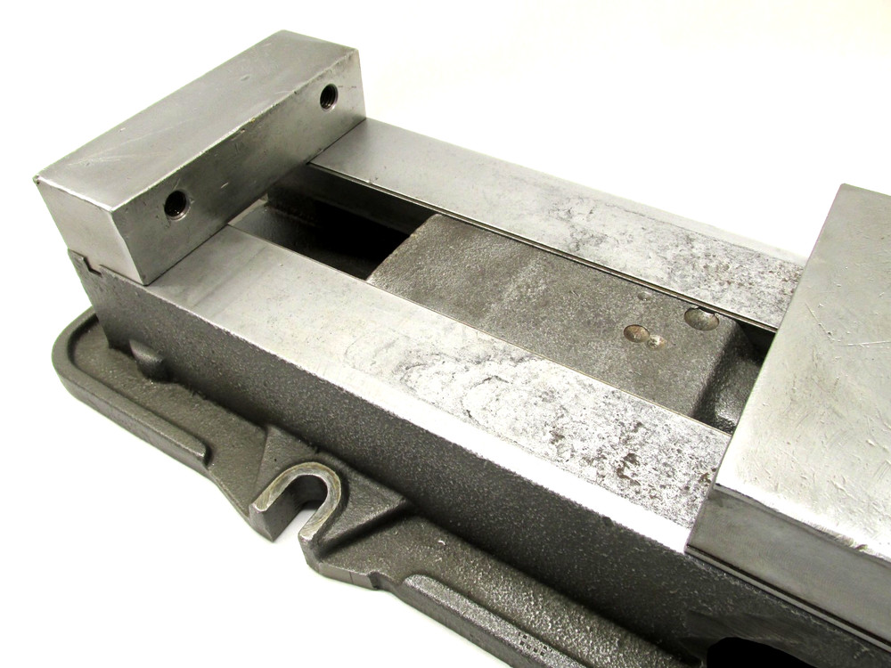 KURT ANGLOCK 6" MILLING MACHINE VISE - #D675
