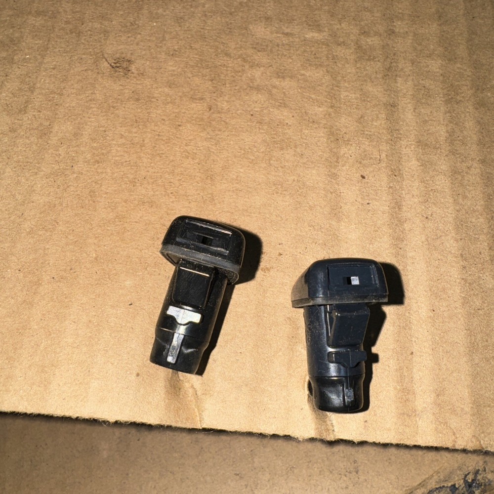 2011-2015 CHEVY VOLT WINDSHIELD WASHER FLUID SPRAY JET NOZZLE 2 Pack 25976024