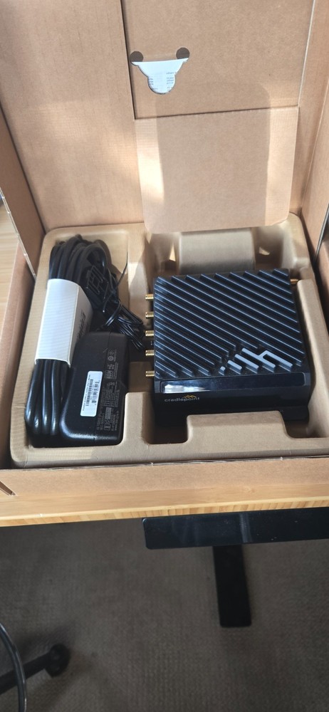 CRADLEPOINT R920 RUGGEDIZED NETCLOUD ESSENTIALS New Condition never used.