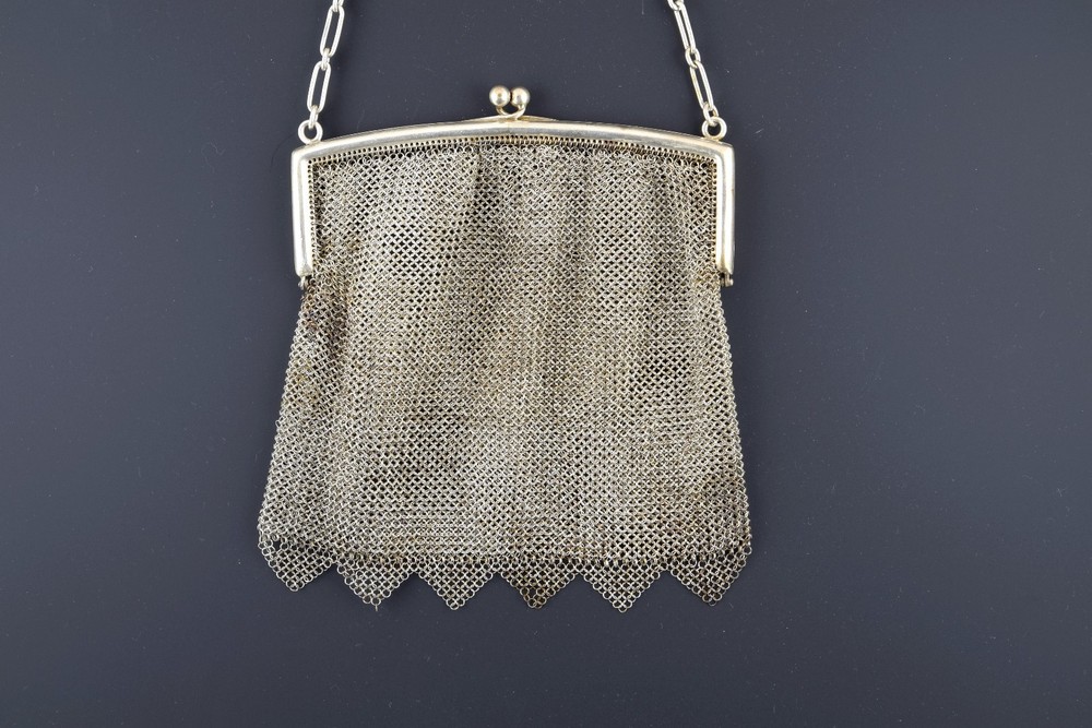 Silver mesh bag, 19th century.