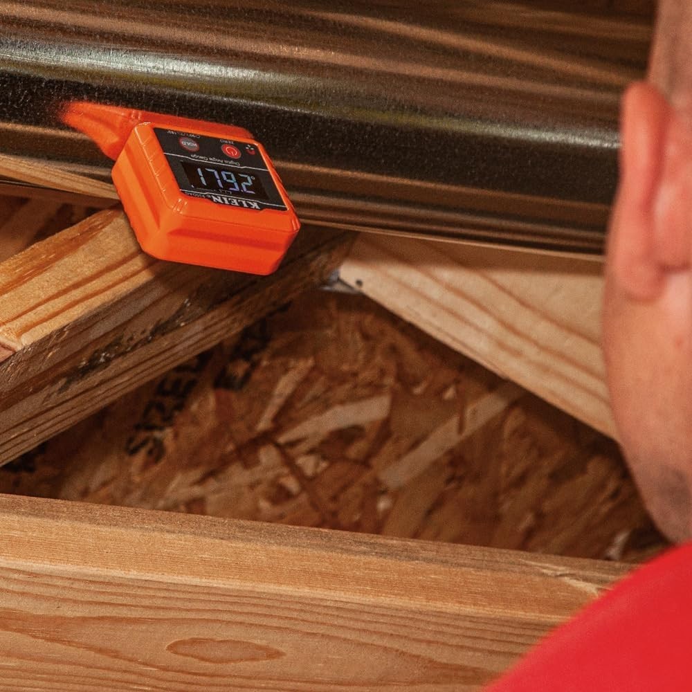 Precision Digital Level and Angle Gauge with High-Visibility Display & Magnets