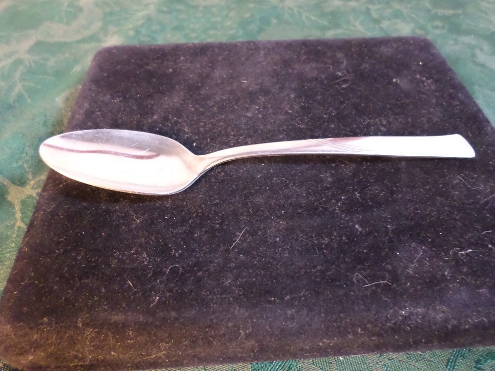 6 Mid-Century Oneida Stainless Steel Spoons