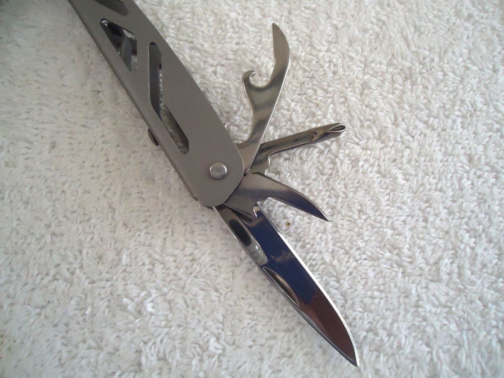 Used ? Ozark Trail Multi Tool In Case " Great Gift Item "