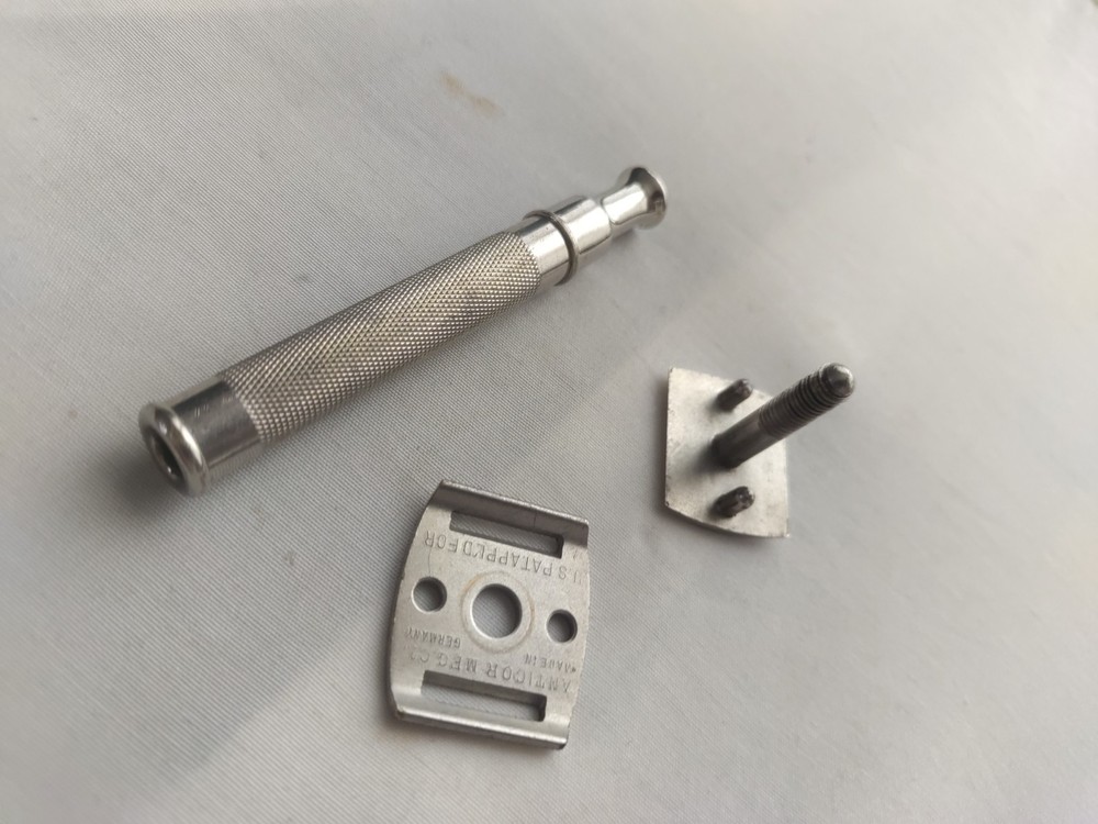 Anticor Travel DE Safety Razor Silver Tone