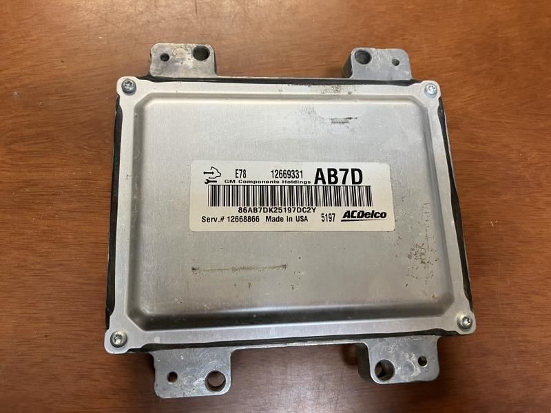 SIERRA250 2015 Glove Box 18883