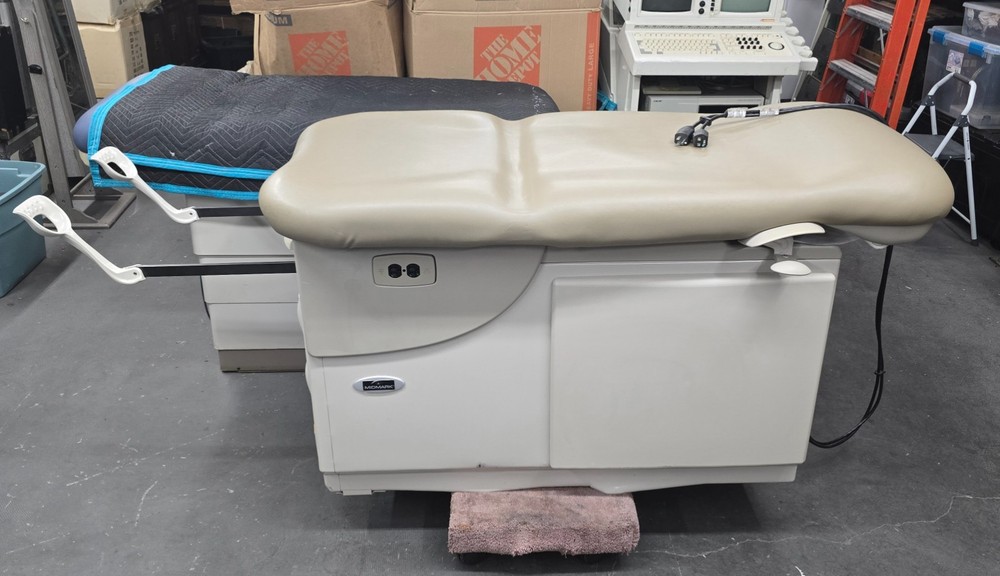 Midmark 604 Exam Table Very Good Condition