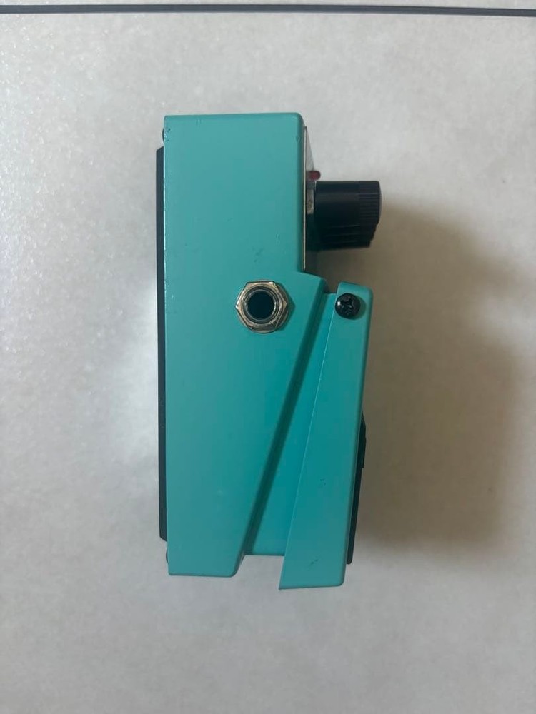 [] BOSS Bass Limiter Enhancer LMB-3