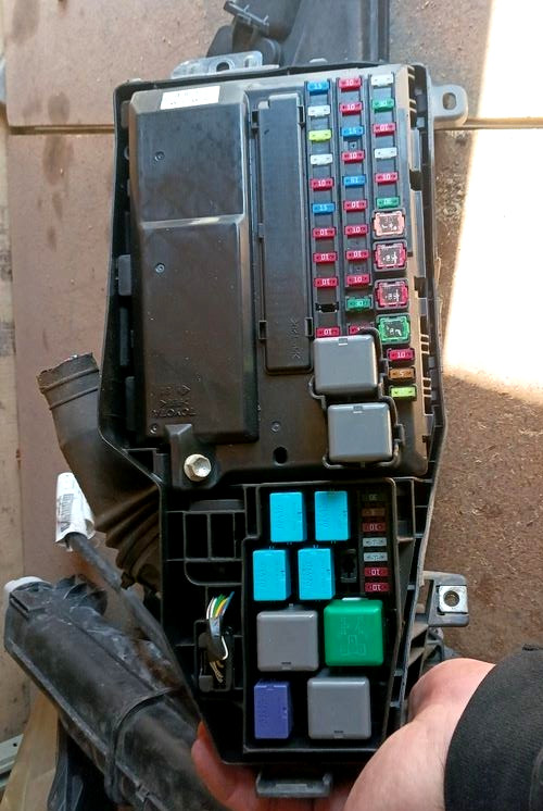 2007-2017 Lexus LS460 LS600H Engine Fuse Box Assembly OEM