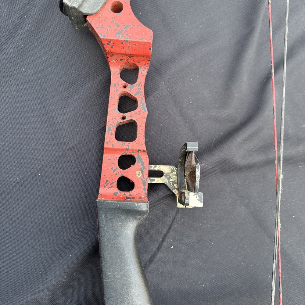 Genesis Archery Pro Compound Bow (Right Hand, Red)