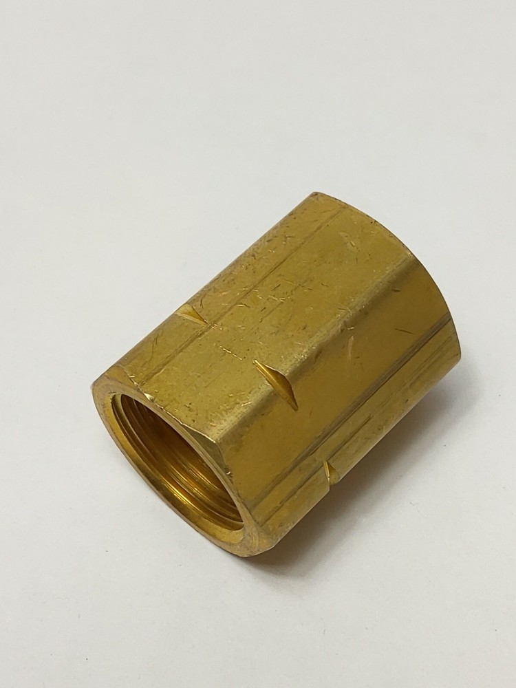 BRASS PIPE ADAPTER COUPLING (NOS)