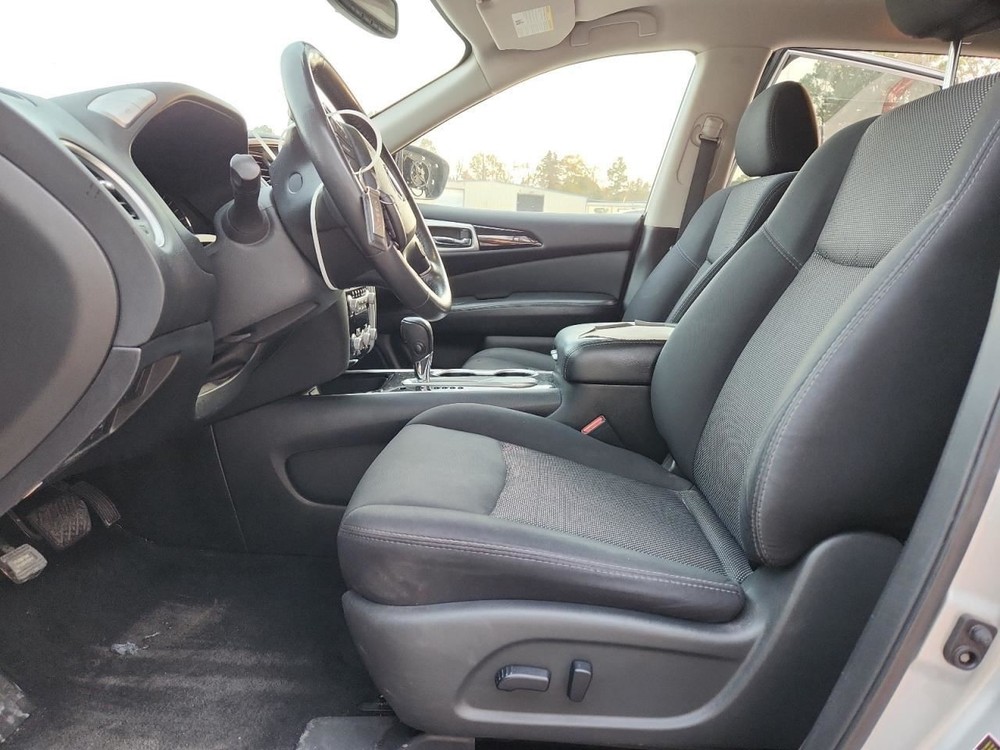 PATHFINDR 2019 Glove Box 4905148