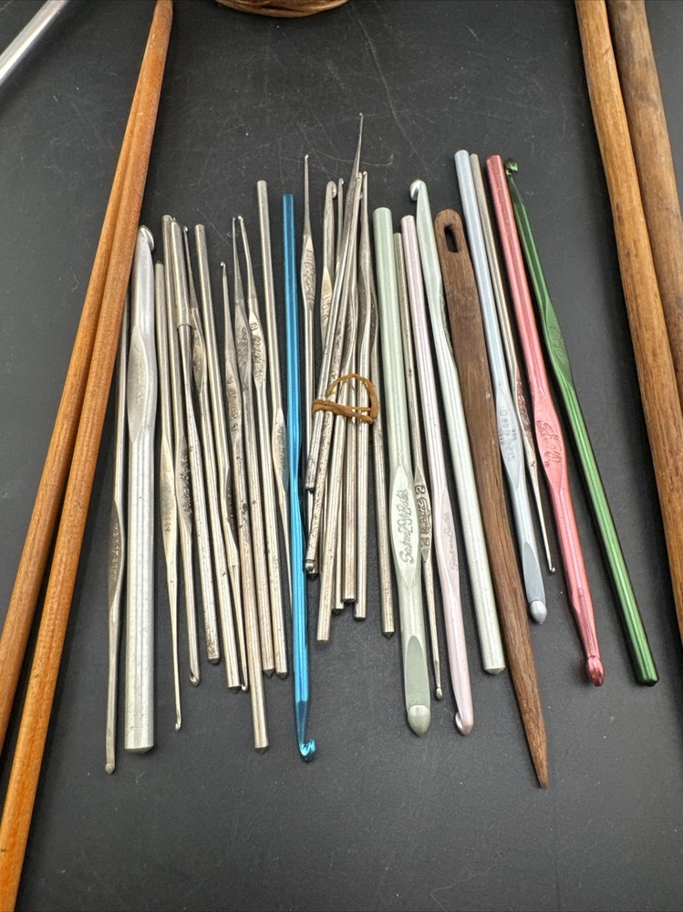 wicker basket with knitting needles lot used 📦