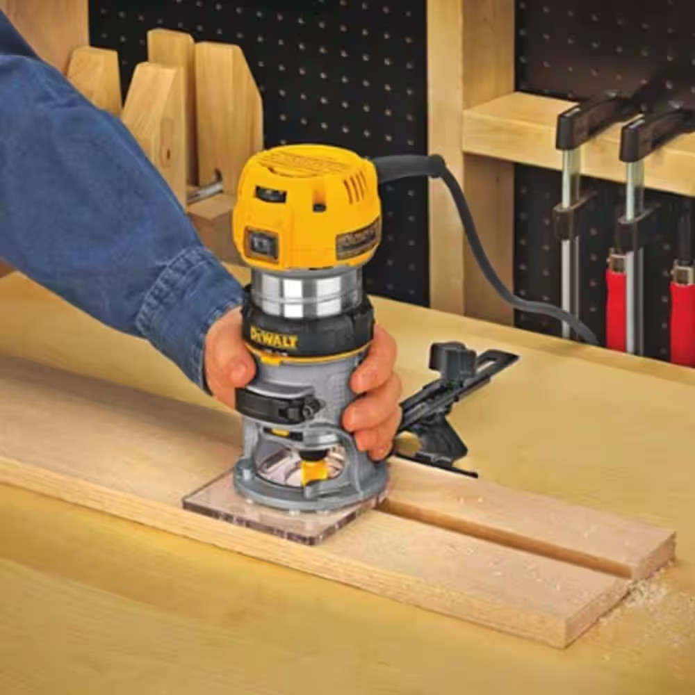 Dewalt Universal Edge Guide with Dust Collection
