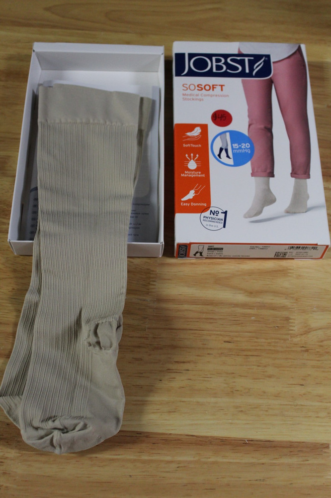 JOBST  soSoft Compression Sock-Ribbed Pattern-15-20mmHg-Sand-Medium-120218