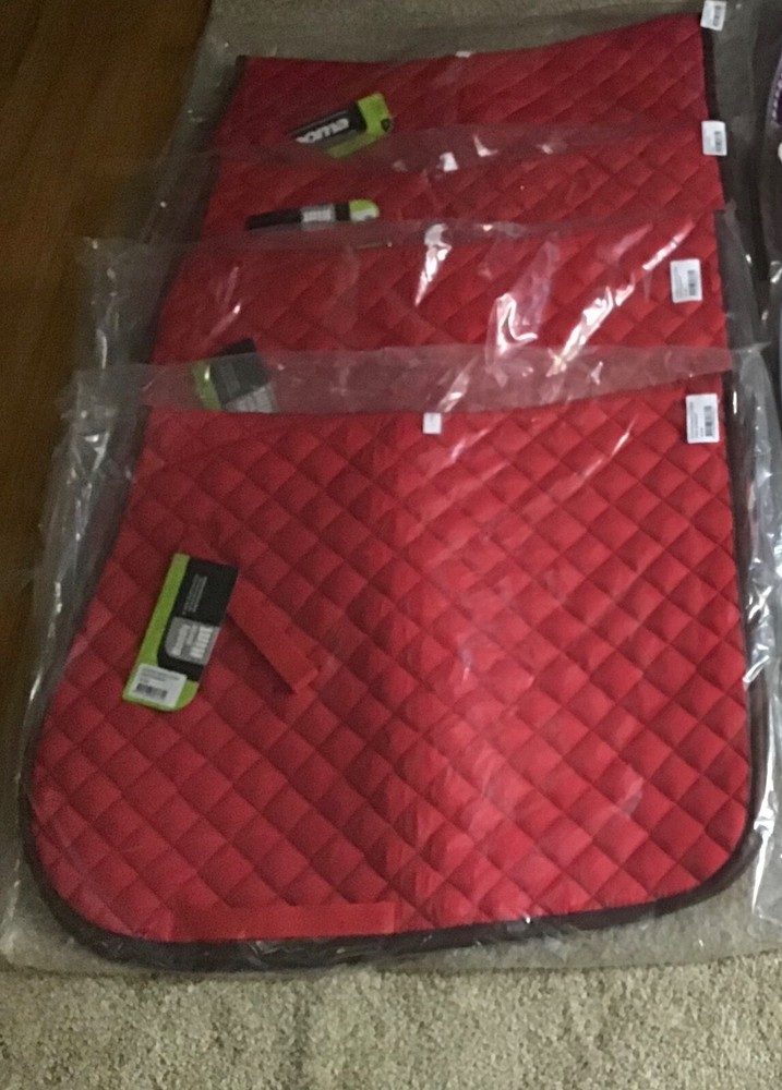 ROMA ECOLE CLOUD QUILTED CLOSE CONTACT SADDLE PAD. Red