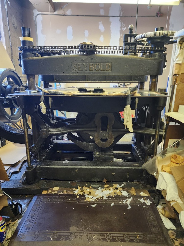 SEYBOLD DOUBLE HEAD DIE PRESS