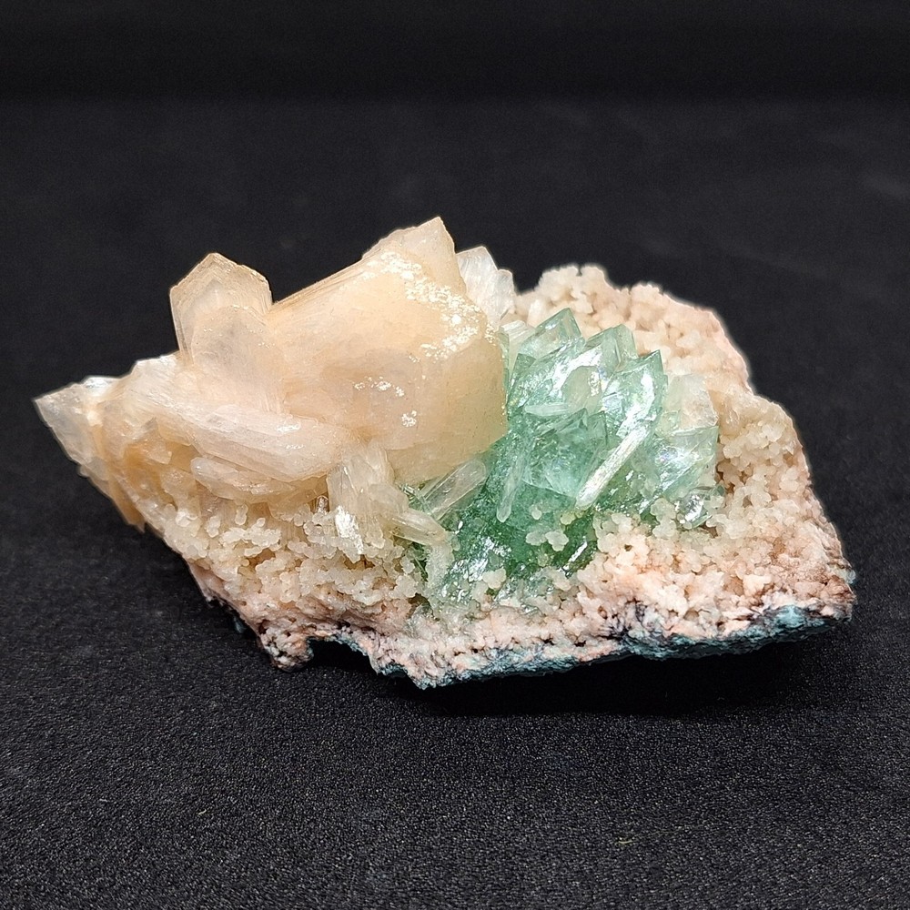 Apophyllite-(KF) with Stilbite and Quartz