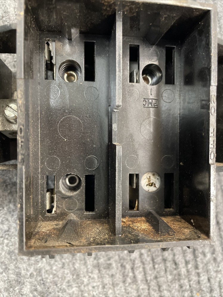 G-4424 MAIN PULLOUT SERVICE DISCONNECT PMC G/S G&S