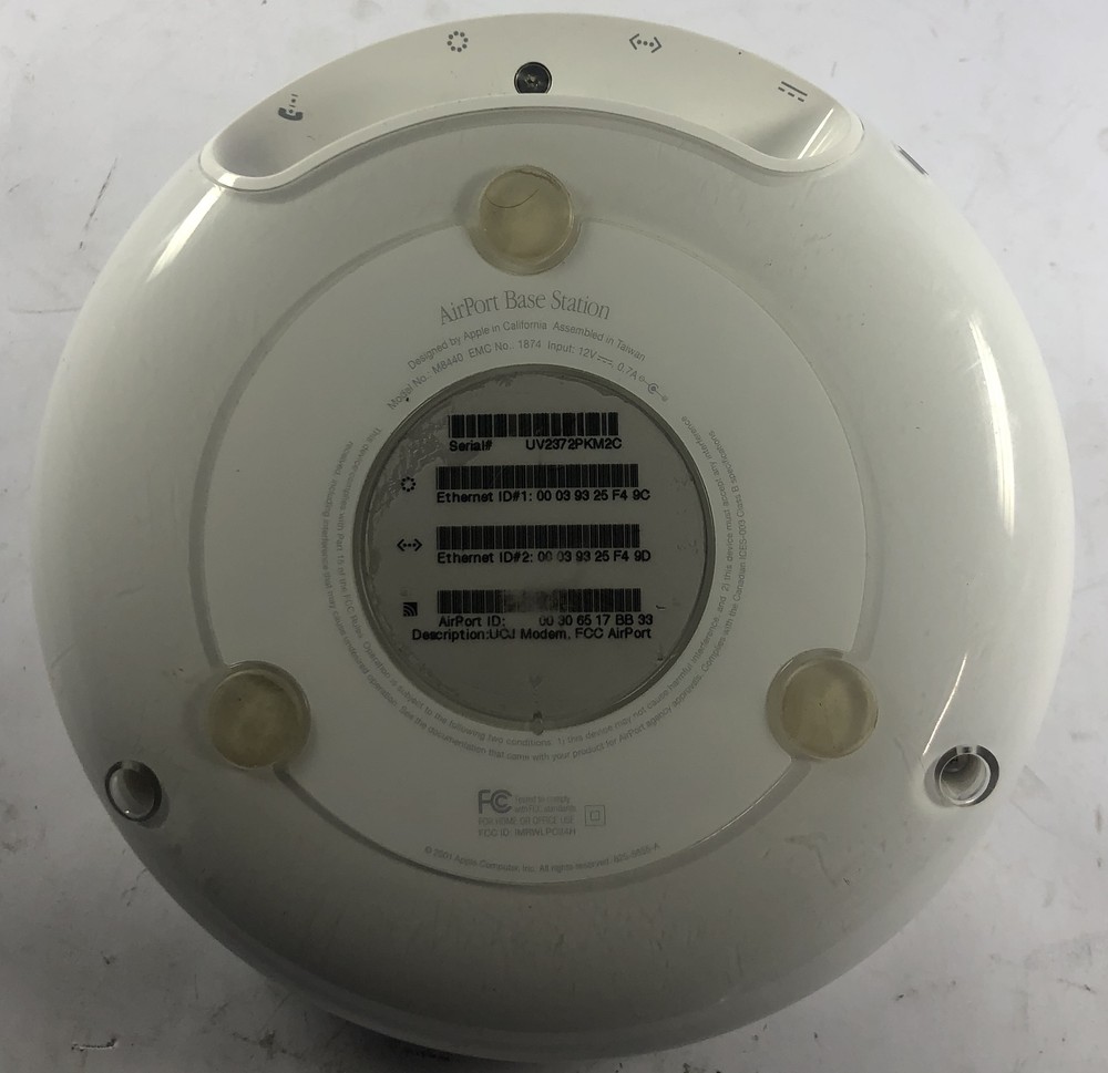 Apple AirPort Base Station- M8440