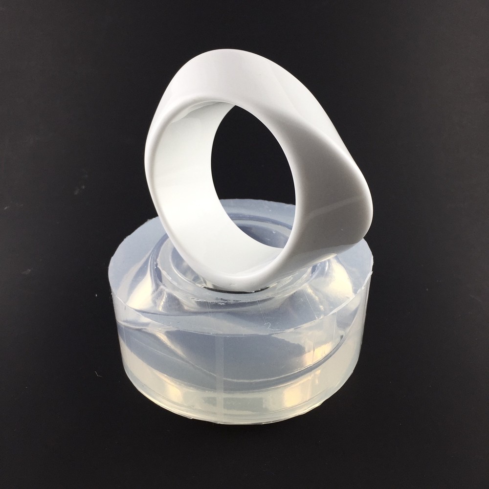 CLEAR SILICONE MOLD, (MB081) FOR ROUND CURVY BANGLE