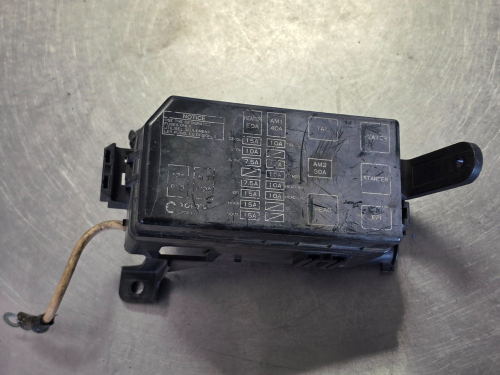 1996-2002 Toyota 4Runner Engine Bay Fuse Box Assembly OEM