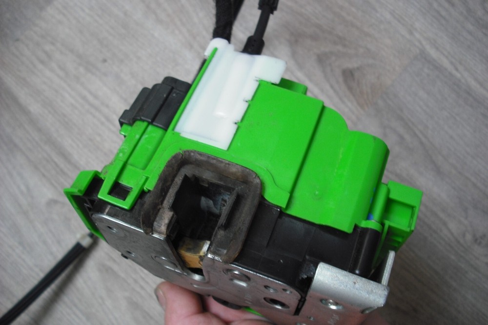 ALFA ROMEO MITO 3DR 2011 FRONT DOOR CATCH LEFT SIDE