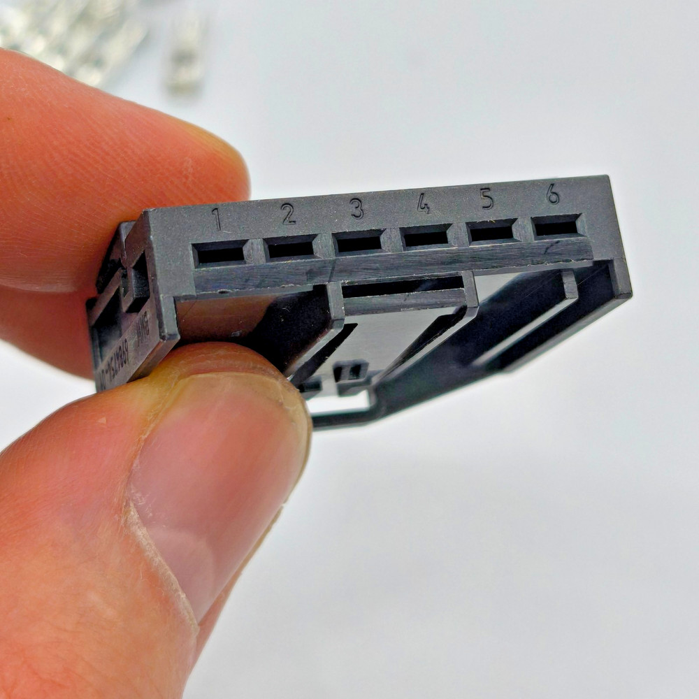 Tail Light Plug 6 Pin Connector For BMW E90 E91 E92 E93 Socket Housing