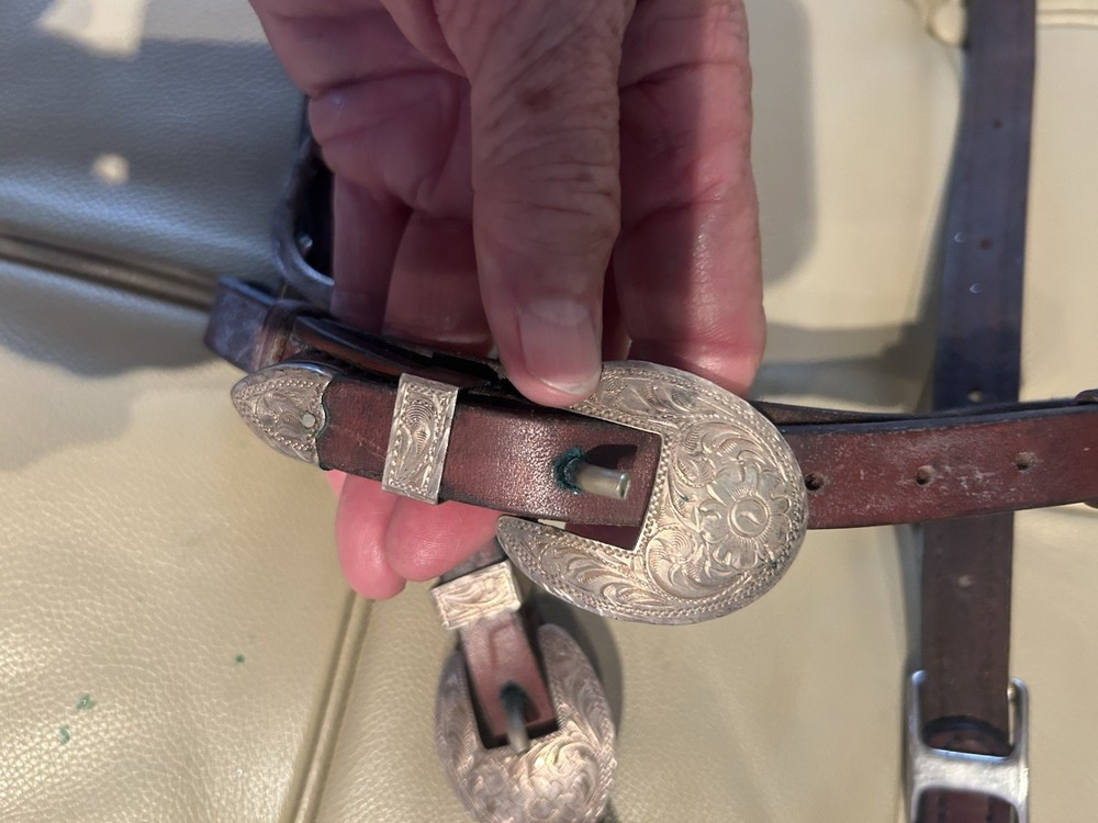 Tool silver and leather Equestrian breast collar