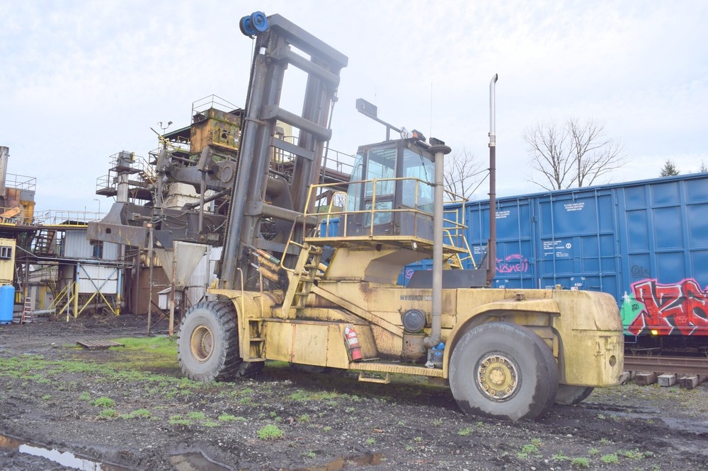 Hyster H 1050 E forklift with, container handler Attachment, Cummins M-11,