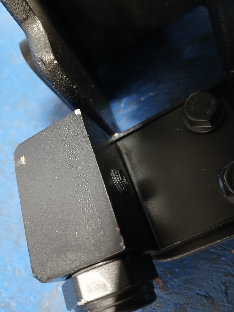 PACCAR MX13 ENGINE BRACKET D09611 / 86792 / 1828531 - 51982