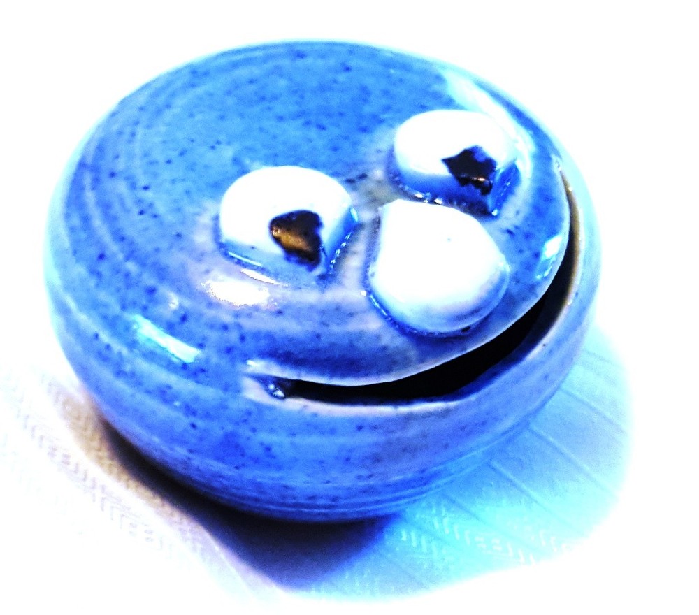 Simple & Unique 3" Blue Smiling Pottery Tea Light Decor