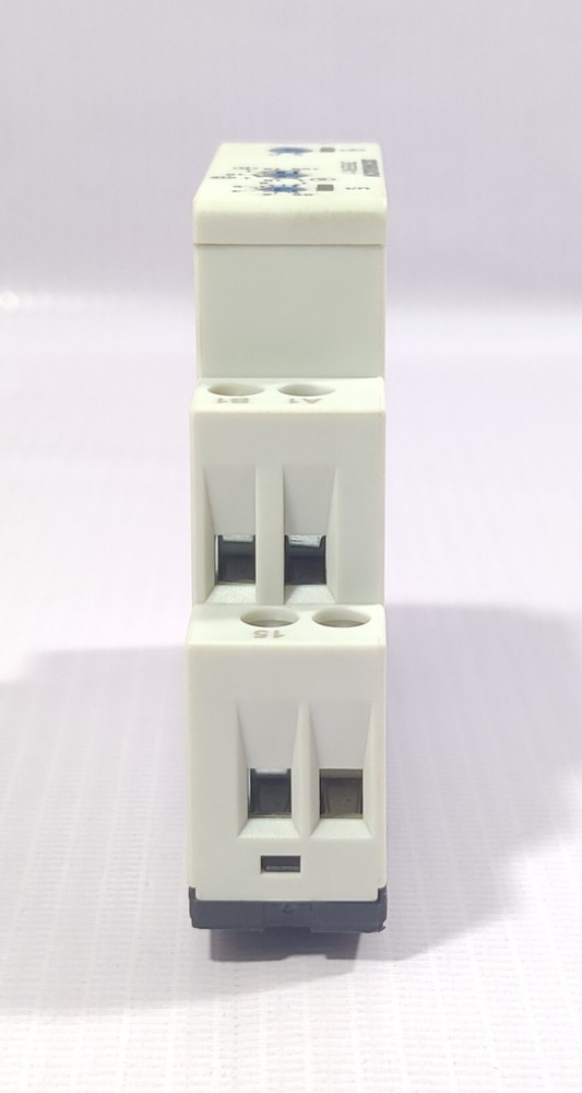SCHRACK ZR5ER011 TIMER DUO FUNCTION ON OFF RELAY