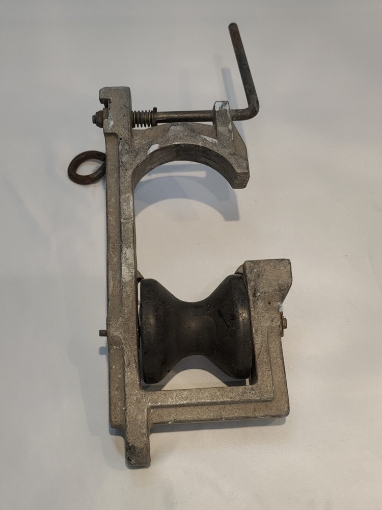 Lemco D-376A Spring Loaded Pulley Feeder Cable Roller Block