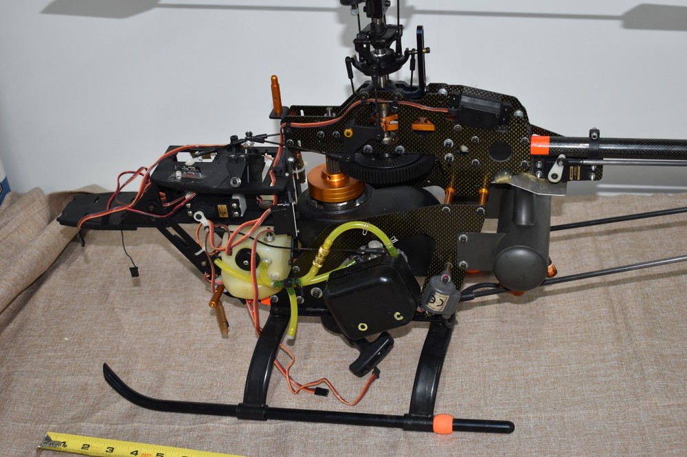 X-cell XL Carbon Gas Powered RC Helicopter pull start