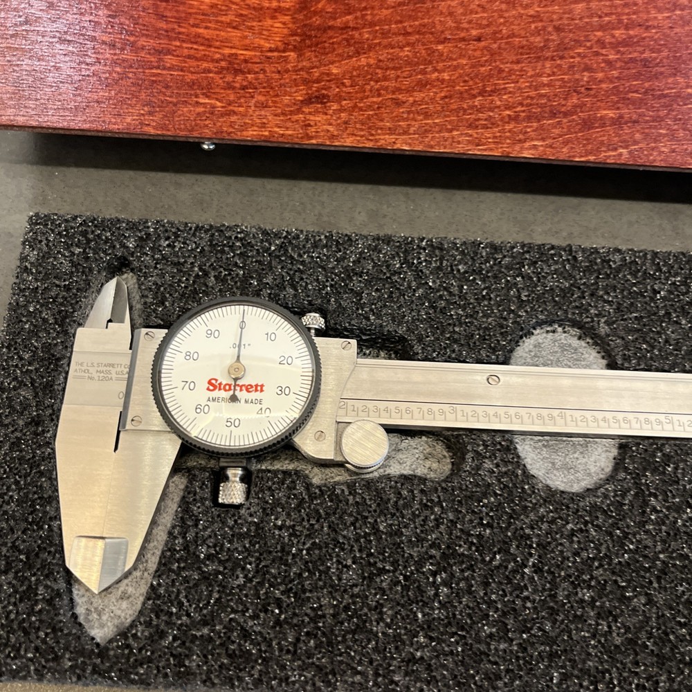 Starret Dial Caliper 0-9. 120A-9.