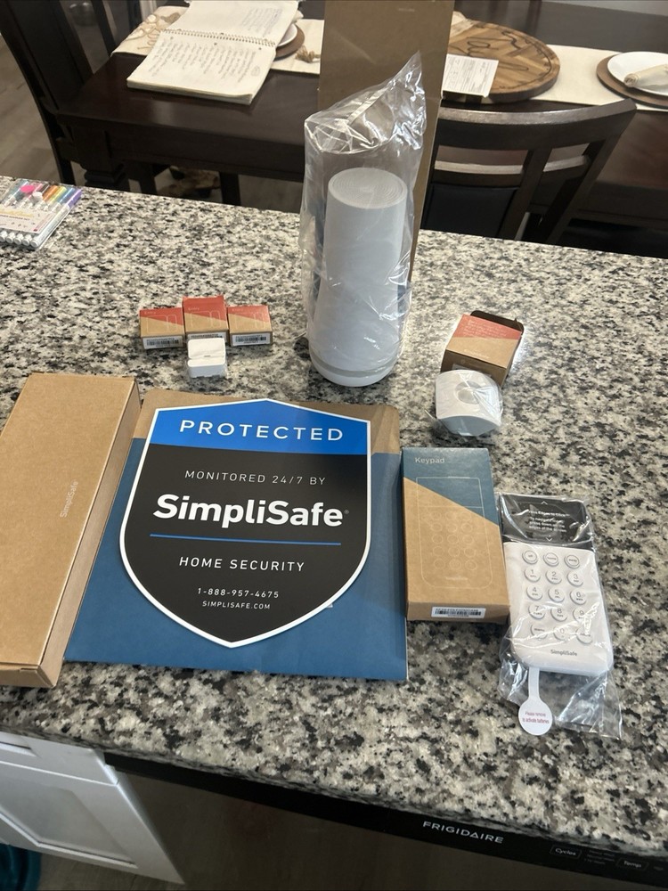 Simplisafe 7 Piece Security System - Brand New Open Box