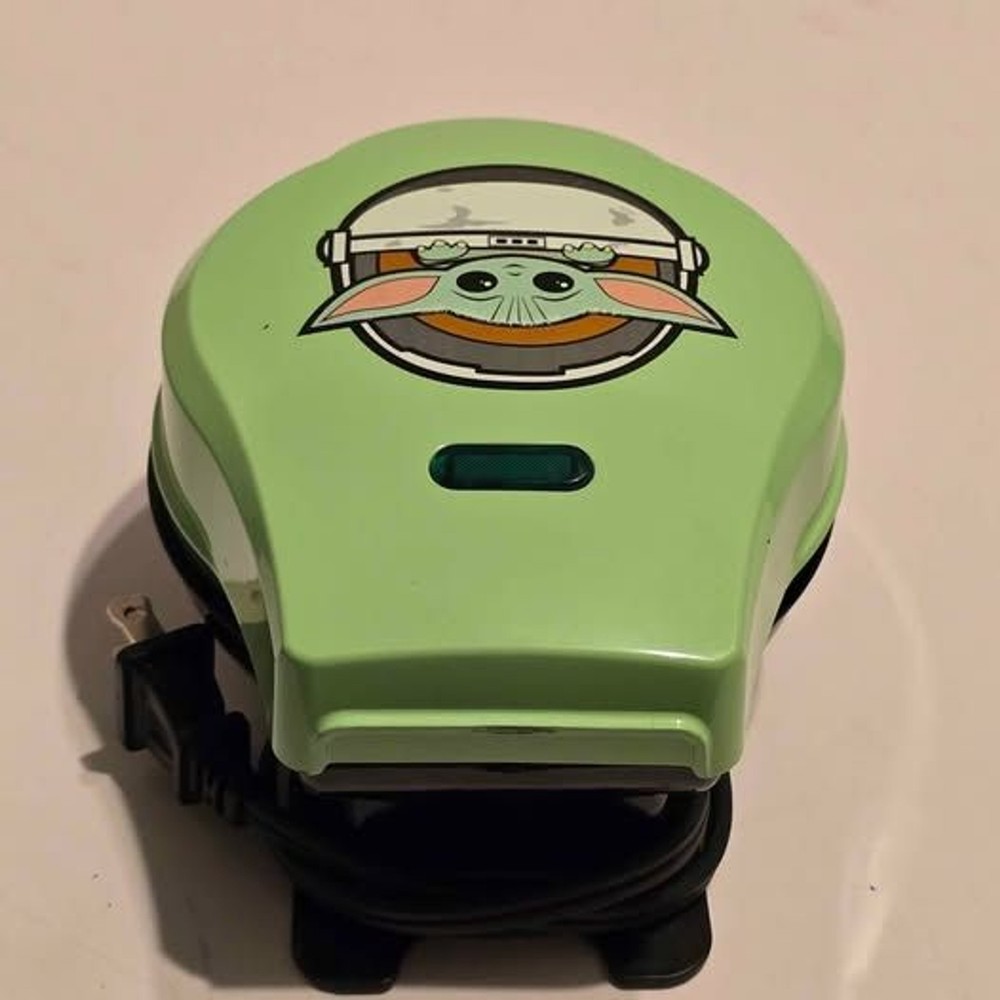 Grogu Star Wars Mandalorian Mini Waffle Maker