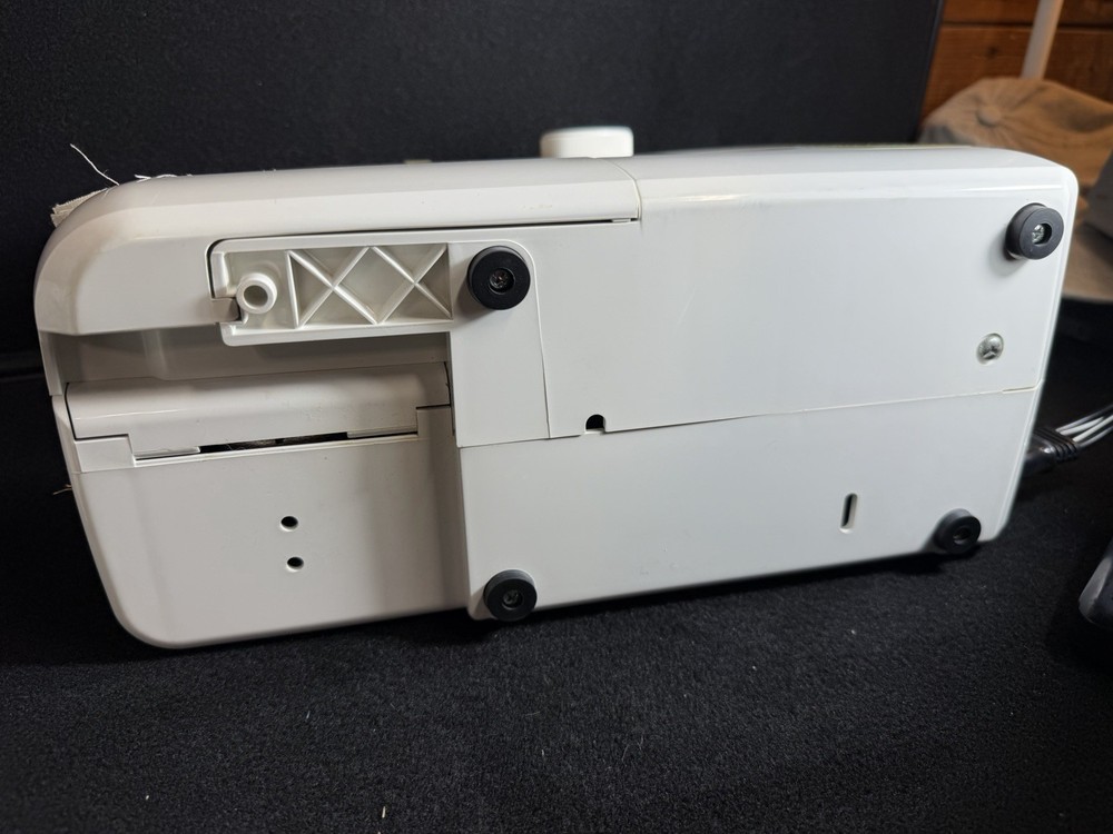 JANOME MODEL 3125 Sewing Machine W/ , Manual, Paddle TESTED WORKING