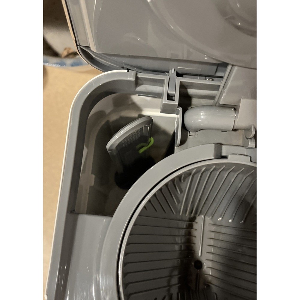 Braun PureFlavor 12 Cup Programmable Coffee Maker White Stainless KF7150WH