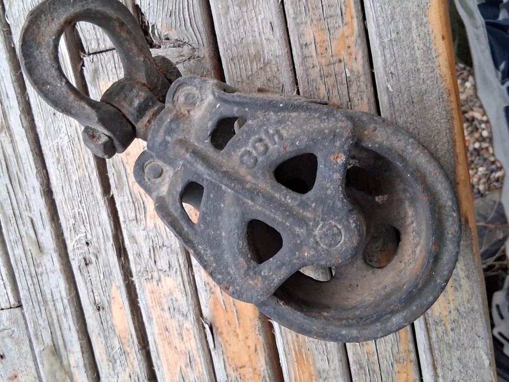 Aintage Cast Iron Barn Pully