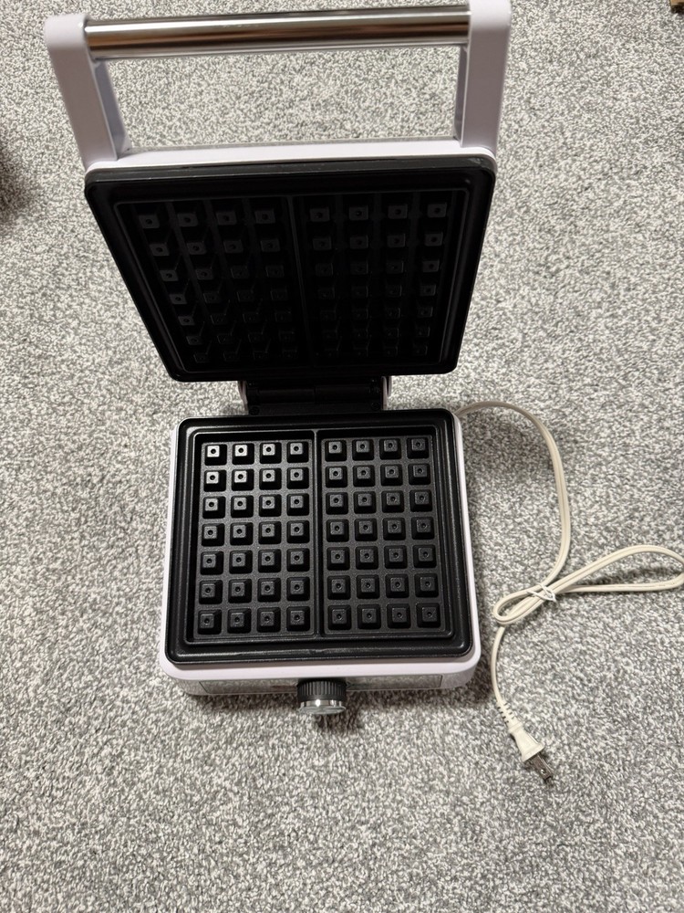 Vfast White 2 Paneled Waffle Maker With Adjustable Heat Dial